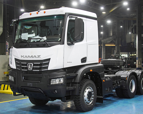 Собран новейший седельный тягач КАМАЗ-65956