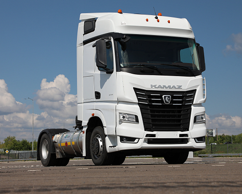 «КАМАЗ» поставил экологичные тягачи поколения К5 в автопарк «Почты России»