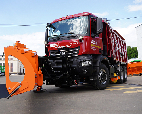 «КАМАЗ» вывел на рынок новую комбинированную дорожную машину на шасси К5