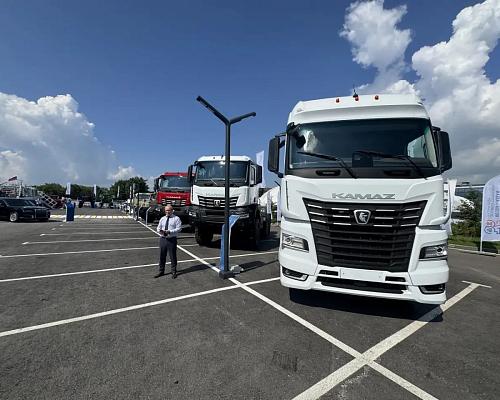 «КАМАЗ» представил автотехнику на выставке в рамках саммита «Россия – АСЕАН»