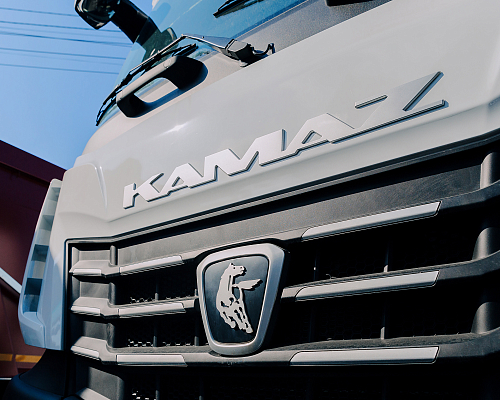 Седельные тягачи КАМАЗ-65659 отгружены крупному дорожному оператору.