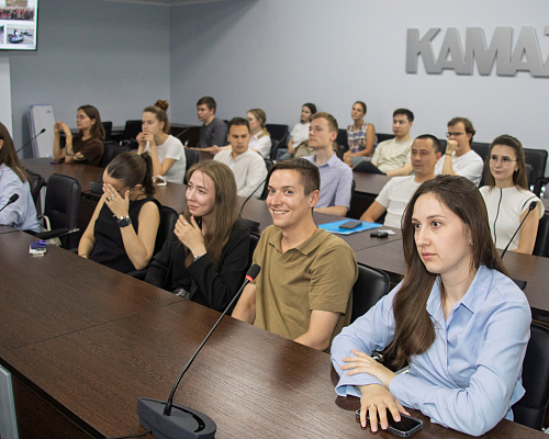 Совет молодёжи «КАМАЗа» провёл встречу с новичками