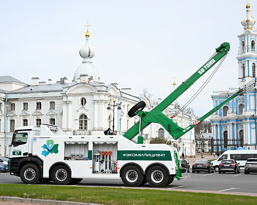 Тяжёлый эвакуатор на шасси КАМАЗ-65951 усилил автопарк Экомилиции Ленобласти